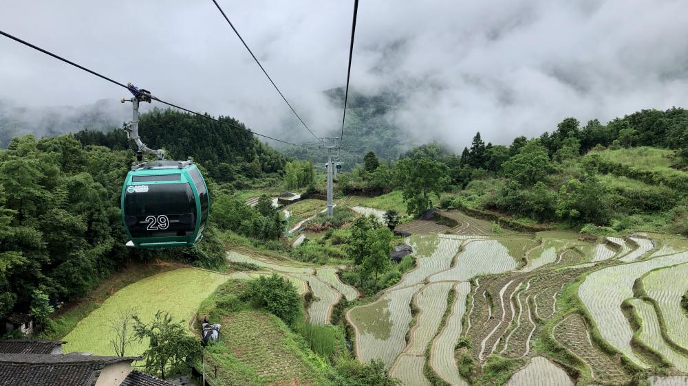 浙江云和梯田觀云脫掛索道 長(zhǎng)度3850米 ,高差465米 運(yùn)量1500人小時(shí) 速度6.0米秒(1).jpg